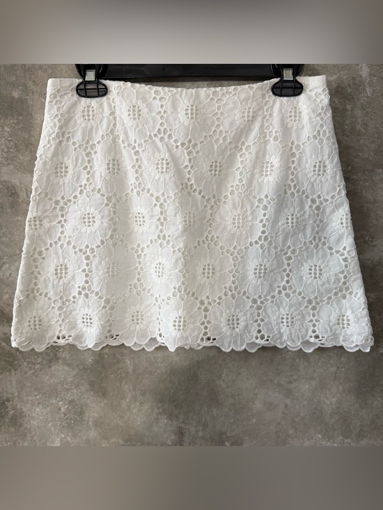Lilly Pulitzer Dresses & Skirts - Lilly Pulitzer White Eyelet Lace Mini Skirt (Love 21)